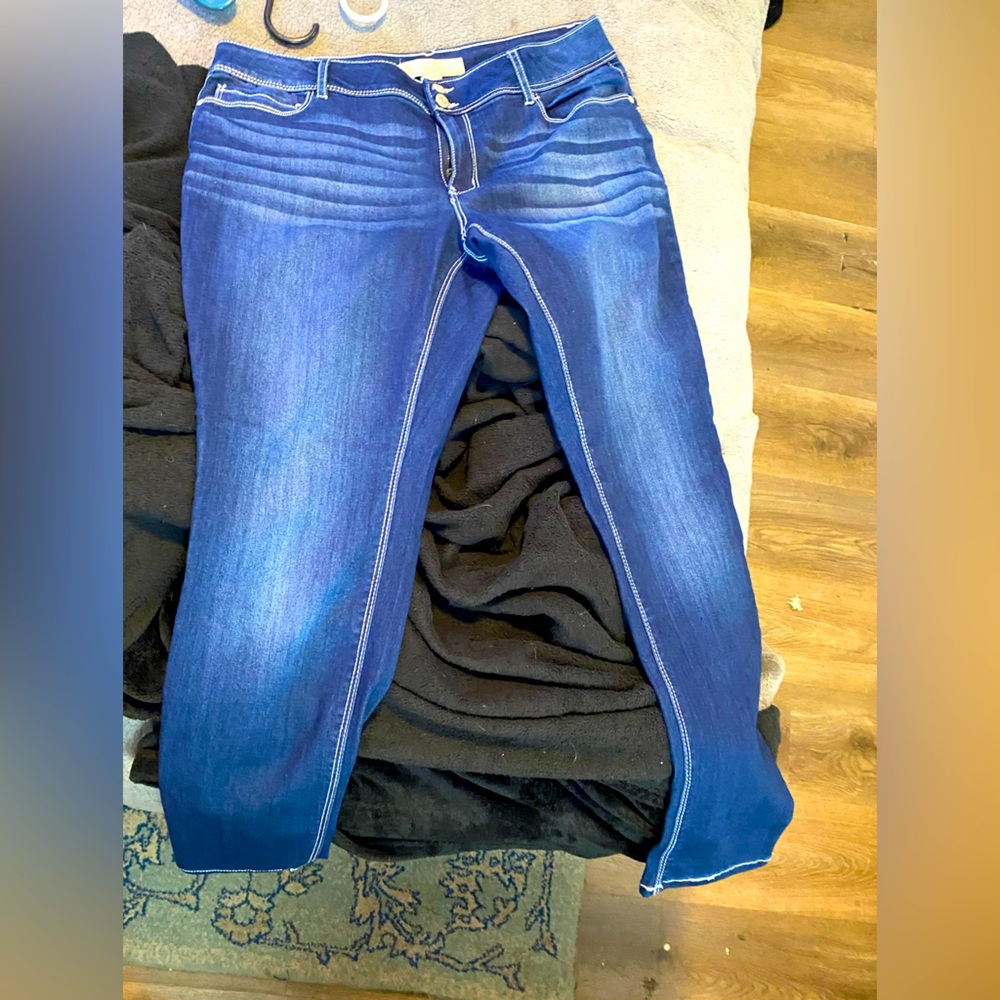 EST. 1946 DENIM MID RISE JEANS